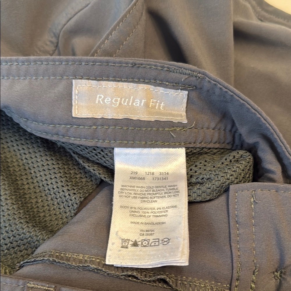 Columbia Green Cargo Shorts with Knee-Length Cut - Picture 4 of 10